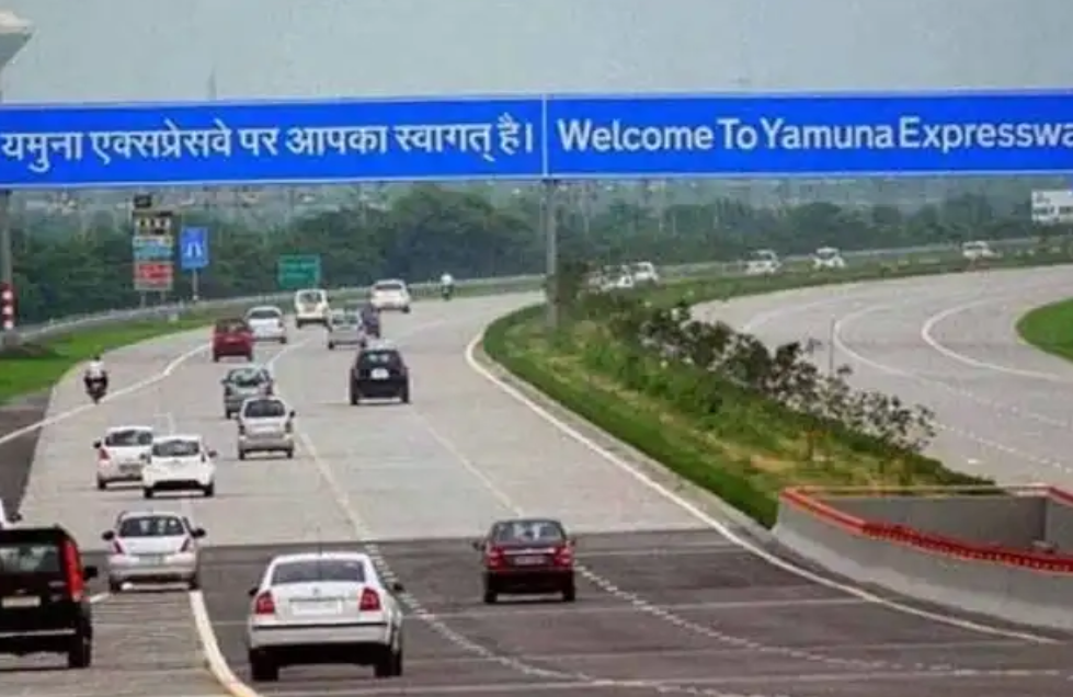4 साल में यमुना एक्सप्रेसवे हो जाएगा जीरो डेथ कॉरिडोर 1 जुलाई से शुरू, होगा काम