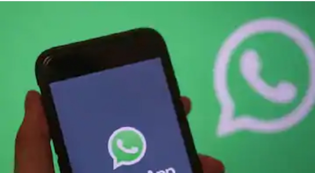 WhatsApp और Facebook के खिलाफ उतरे कारोबारी, बैन लगाने की मांग, जानिए क्या है मामला