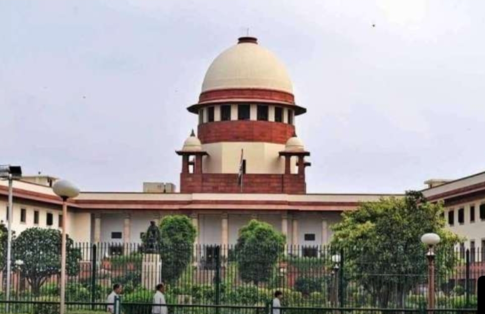 सुप्रीम कोर्ट ने अहम फैसला में कहा, निजी वाहन सार्वजनिक स्थल के दायरे में नहीं आता