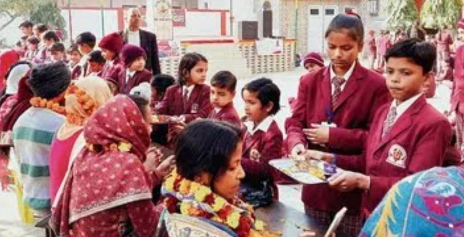 कैथल के ओएसडीएन स्कूल में मनाया मातृ पितृ पूजन दिवस