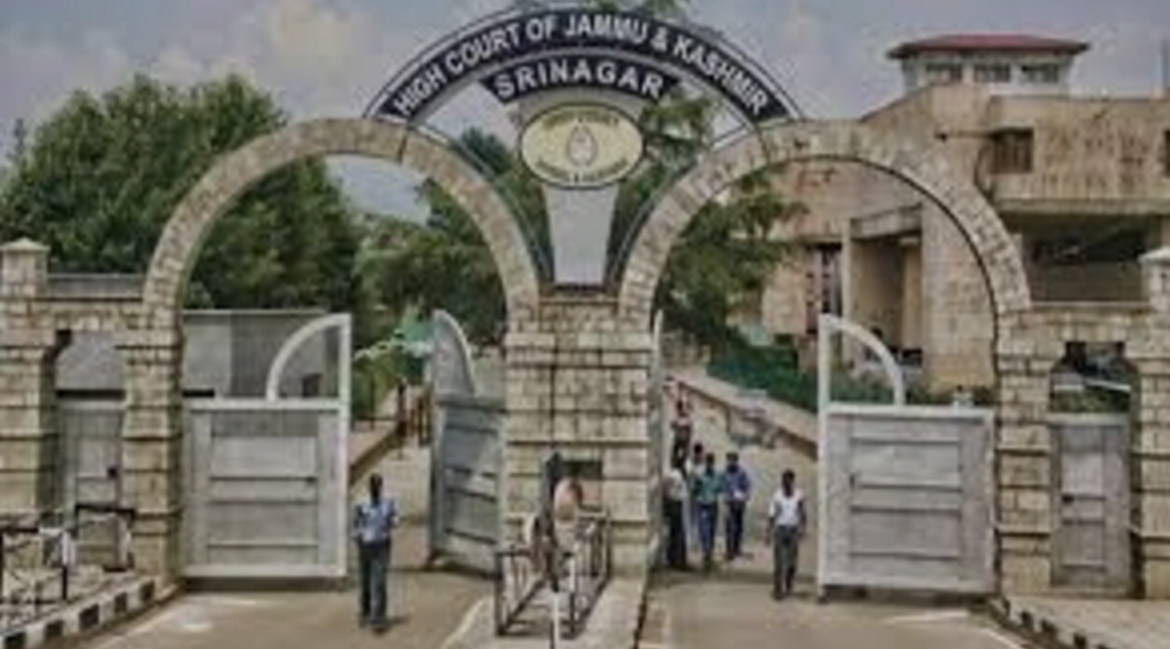 जम्मू-कश्मीर पुलिस में 26 साल सेवा देने वाले हेड कांस्टेबल को डिपोर्ट का नोटिस,हाईकोर्ट ने निर्वासन पर लगाई रोक